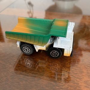 Matchbox 1989 Dump Truck 1469BJ Diecast construction vehicle Vintage Metal Toy